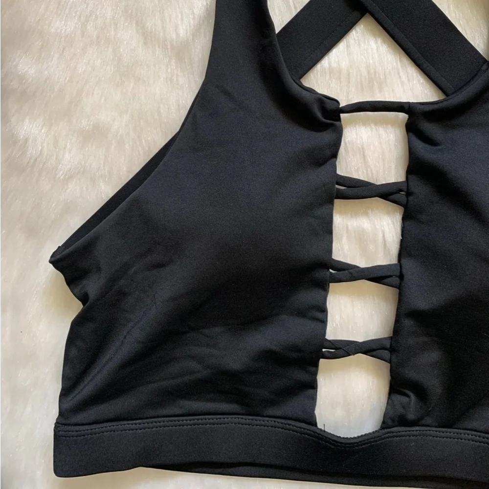 Black Cut-Out Criss-Cross Backless Statement Sporty Gym Athletic Workout Bra Top